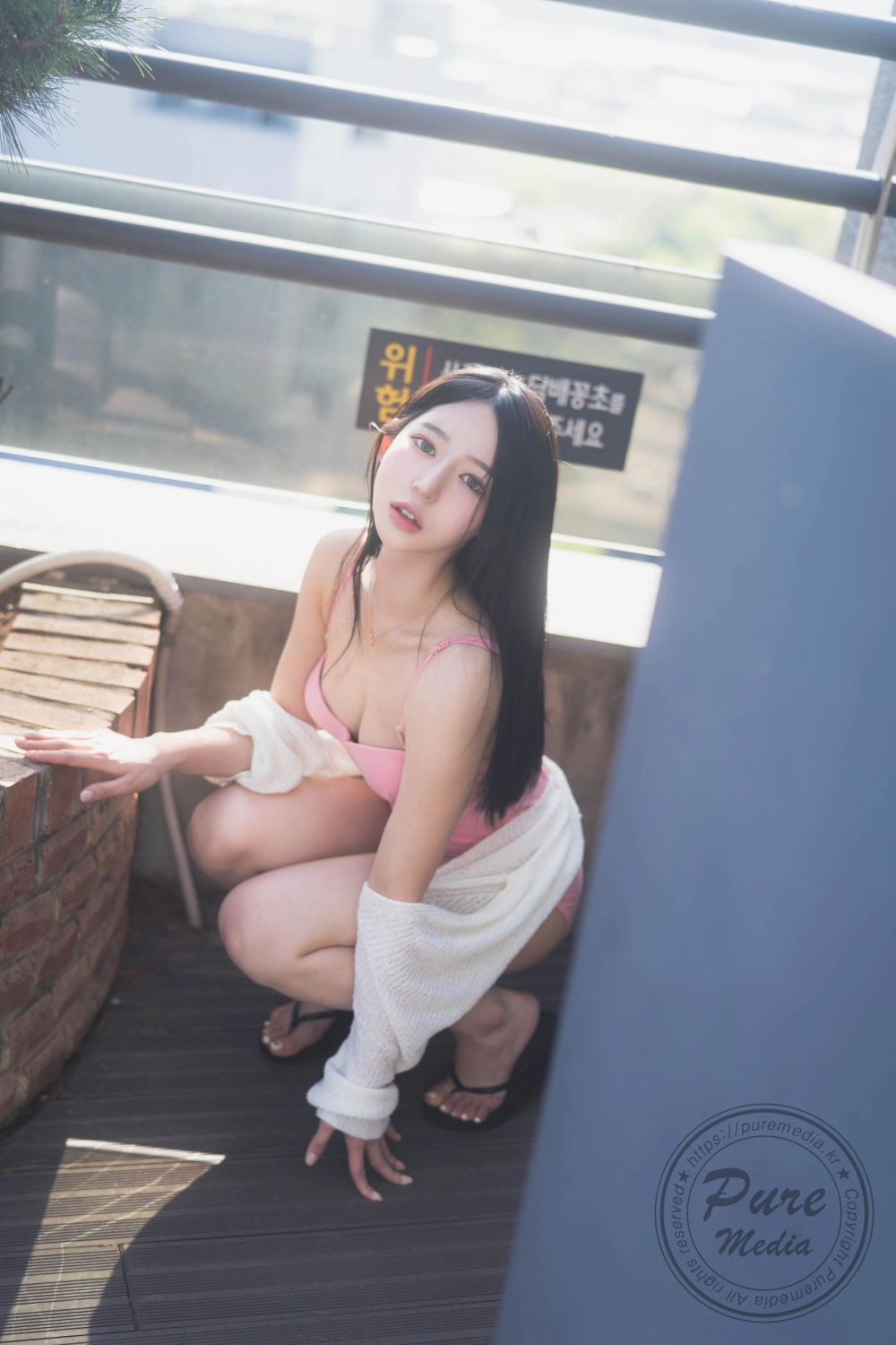 Ảnh gái lộ vú mang nét đẹp táo bạo sexy đầy sức hút ánh nhìn.