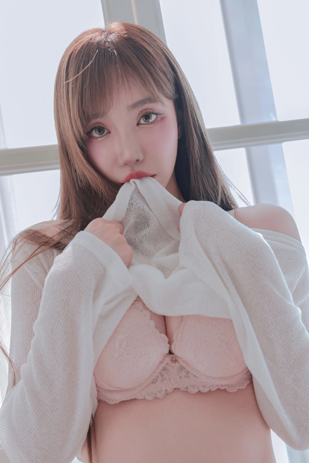 Ảnh gái xinh vú to xxx mang nét đẹp gợi cảm táo bạo đầy sức hút.