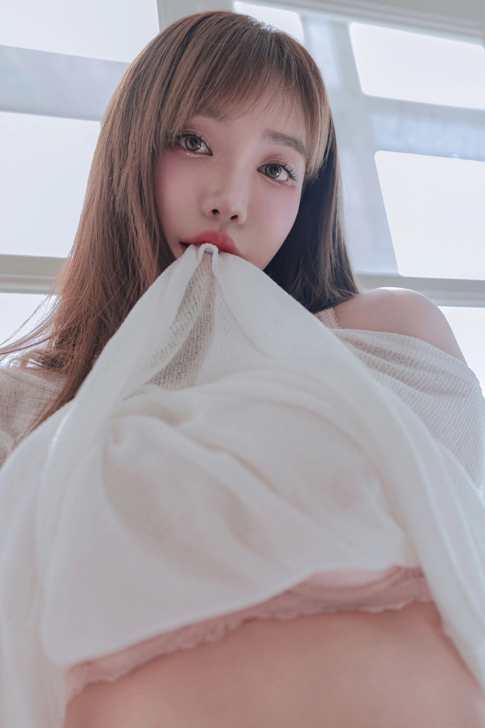 Sex gái xinh bóp vú thể hiện nét đẹp sexy quyến rũ đầy cuốn hút.