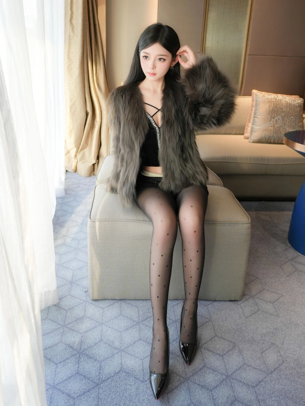 Gái xinh vú bự show hàng mang nét đẹp táo bạo sexy đầy cuốn hút.