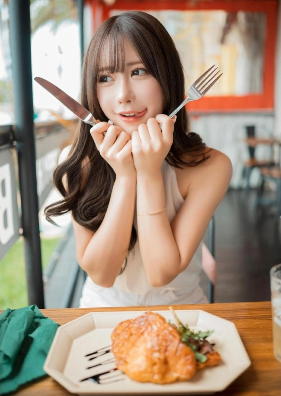 Gái xinh vú to đít to sở hữu nét đẹp sexy bốc lửa đầy sức hút.