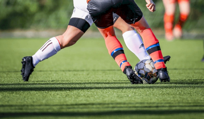 Các kỹ thuật rê bóng cơ bản cần nắm