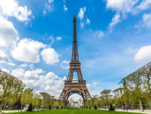Khám phá Eiffel Tower biểu tượng kiến trúc nổi bật ở Paris