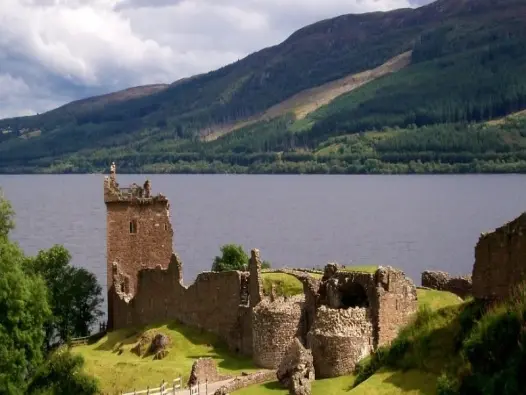 Khám phá văn hóa và truyền thuyết quanh hồ Loch Ness