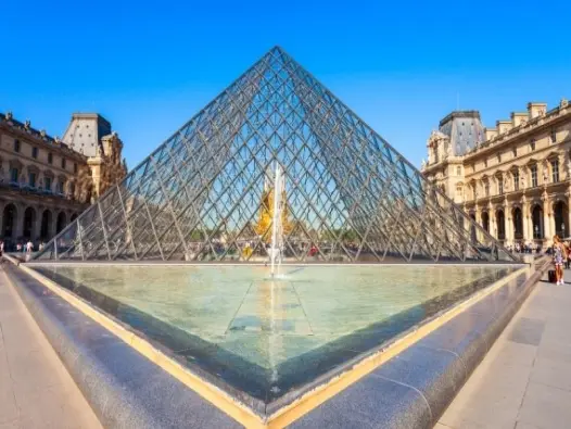 Khám phá Louvre Museum bảo tàng nghệ thuật lớn nhất Paris