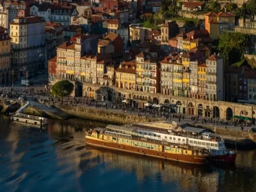 Porto Ribeira điểm đến ven sông thơ mộng tại Bồ Đào Nha