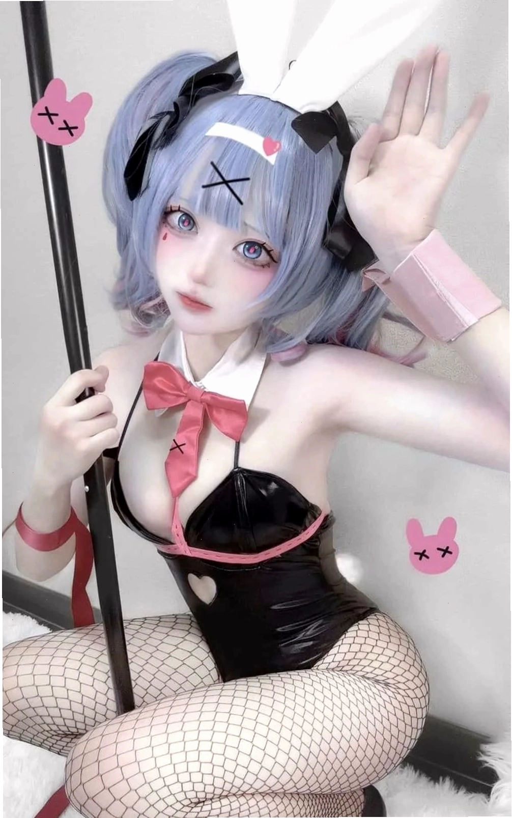 Ảnh cosplay dịu dàng thể hiện nét quyến rũ của người mẫu