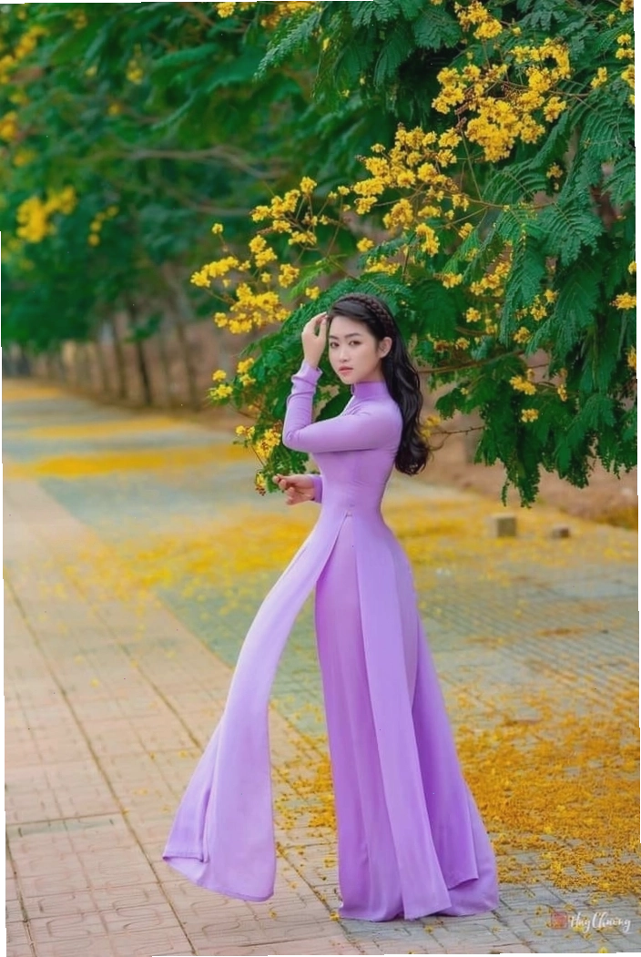 Ảnh gái xinh mặc áo dài đẹp tự nhiên