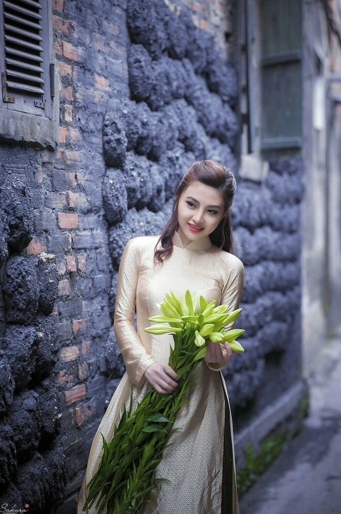 Ảnh gái xinh mặc áo dài duyên dáng