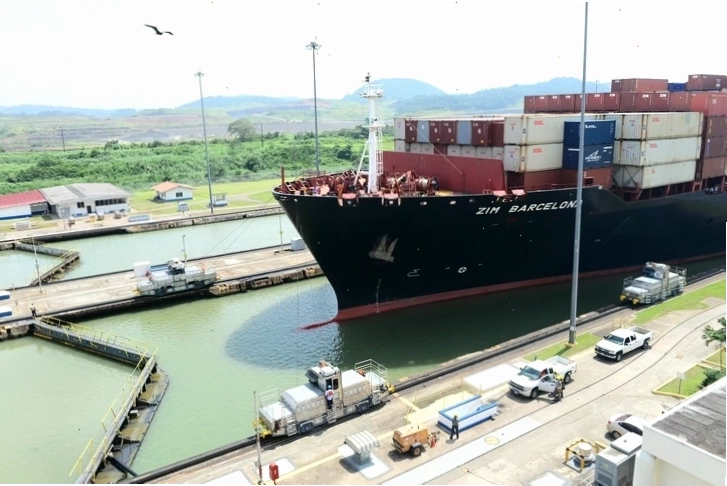 Âu tàu của kênh đào Panama đang hoạt động