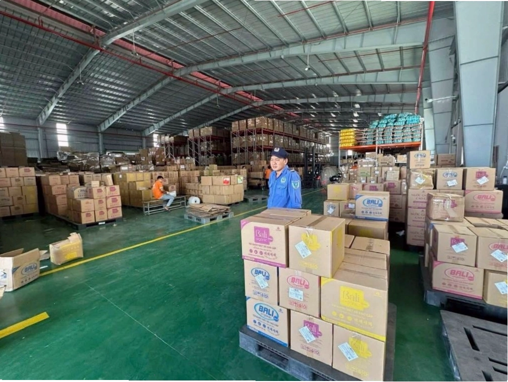 Bản đồ Biển Đông thể hiện vị trí địa lý và các quốc gia tiếp giáp