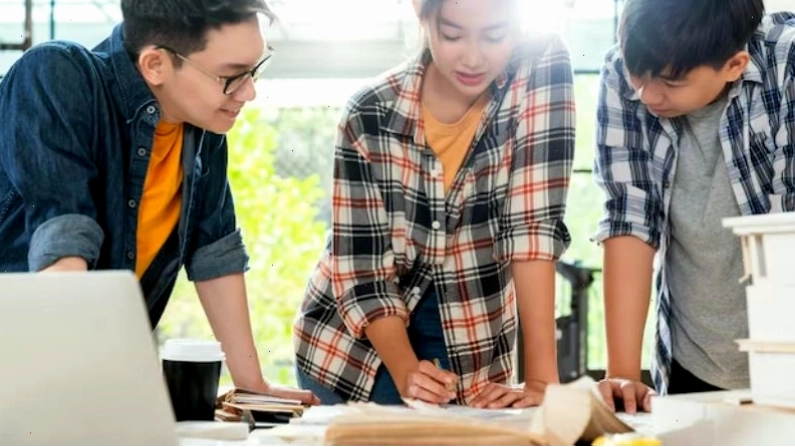 Bảo Bình nên trau dồi kỹ năng làm việc nhóm