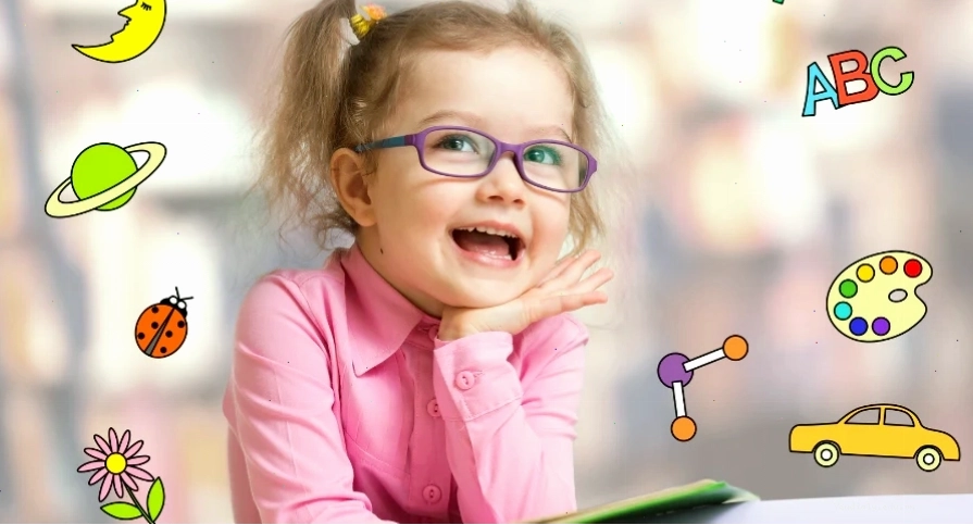 Bé tập trung suy nghĩ để giải câu đố mẹo logic