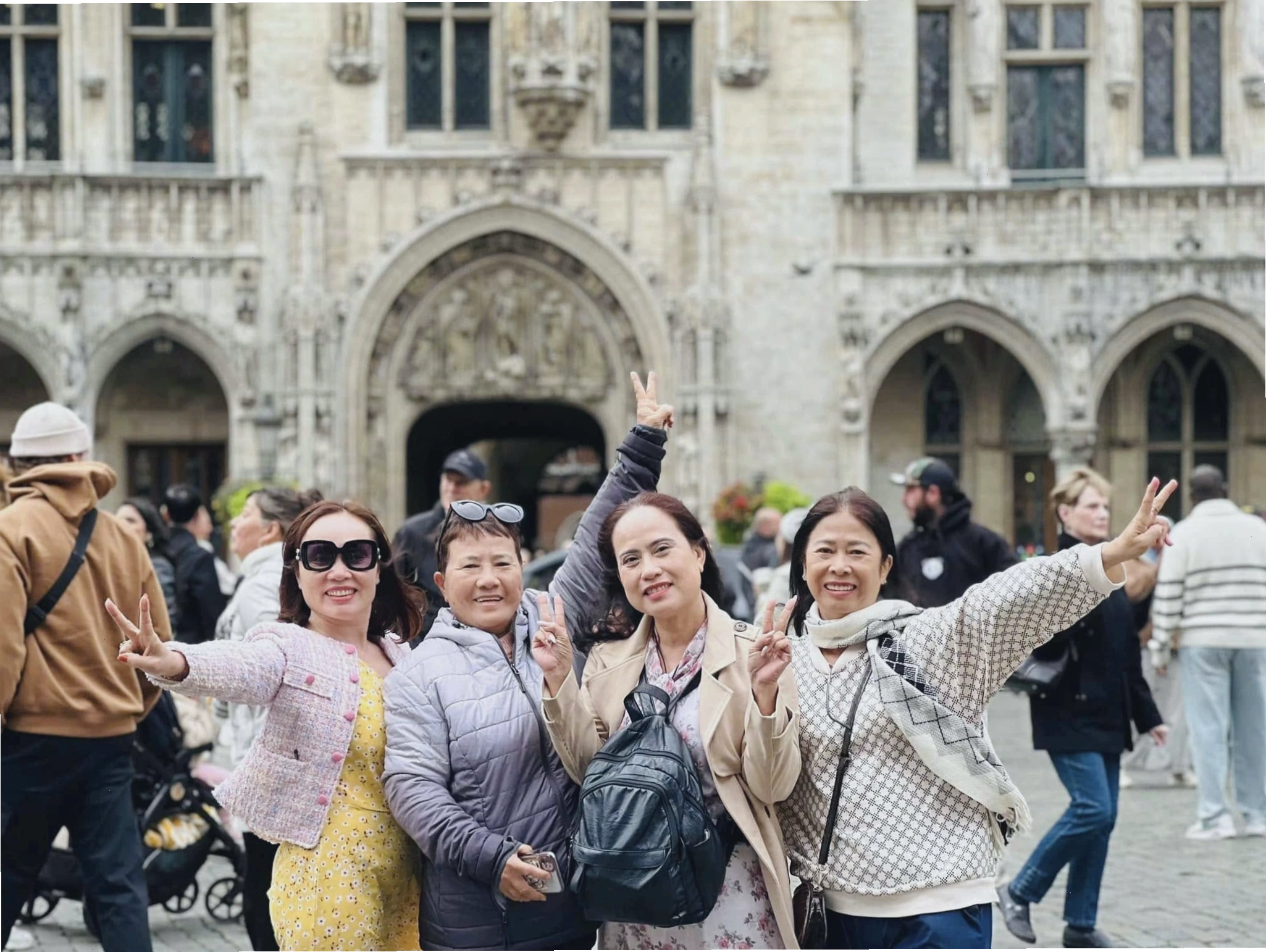 Cảnh quan núi Titlis hùng vĩ trong tour Châu Âu 3 nước Thụy Sĩ