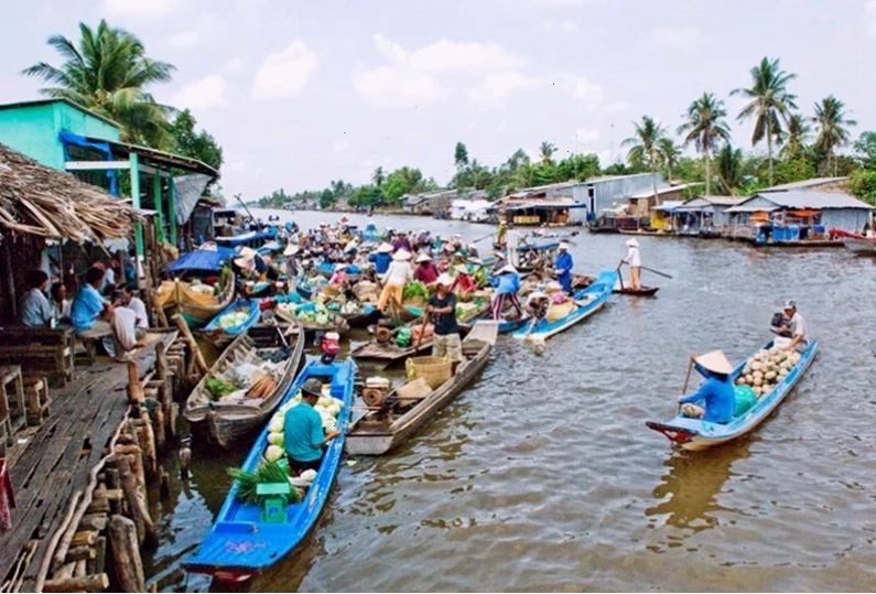 Chợ nổi là nét văn hóa đặc trưng của Miệt Thứ, miền Tây