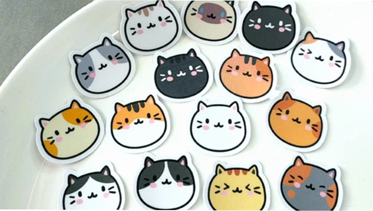 Mèo chibi trong tư thế ngủ dễ thương