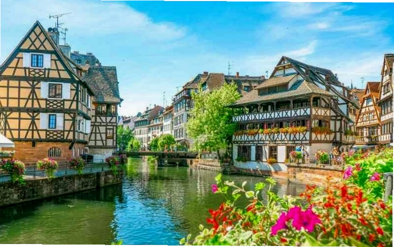 Ngôi làng Giethoorn yên bình với những kênh đào thay vì đường phố