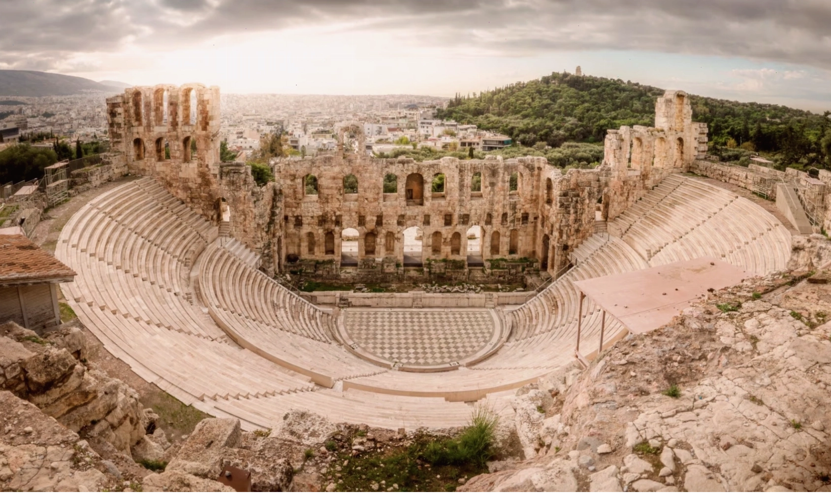 Nhà hát Herodes Atticus với kiến trúc bán nguyệt độc đáo