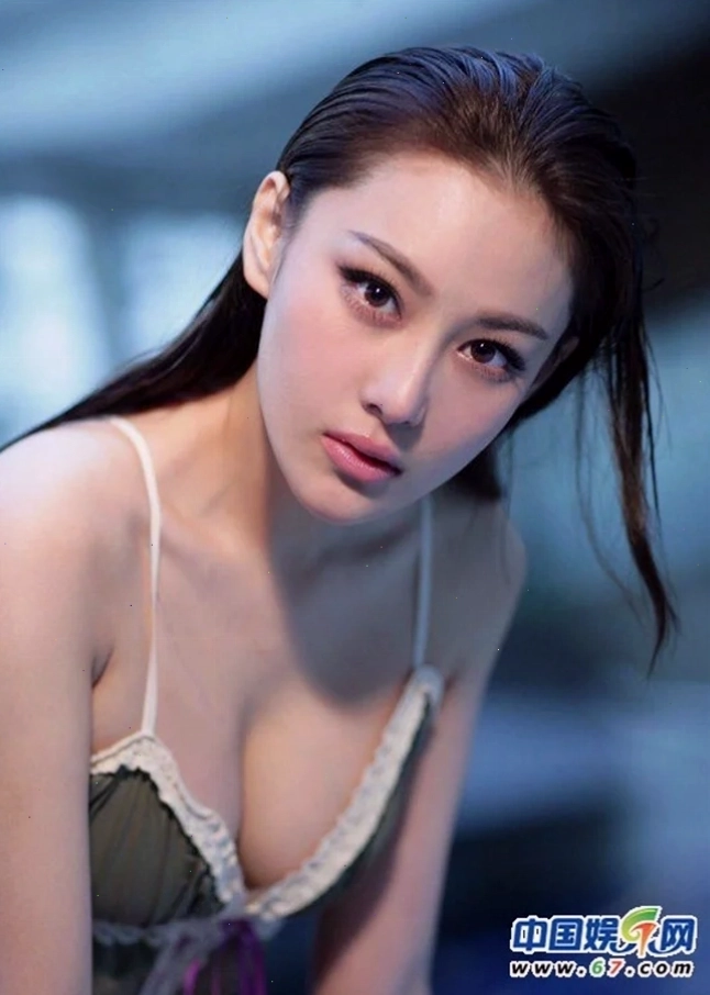 Nhan sắc của Trương Hinh Dư