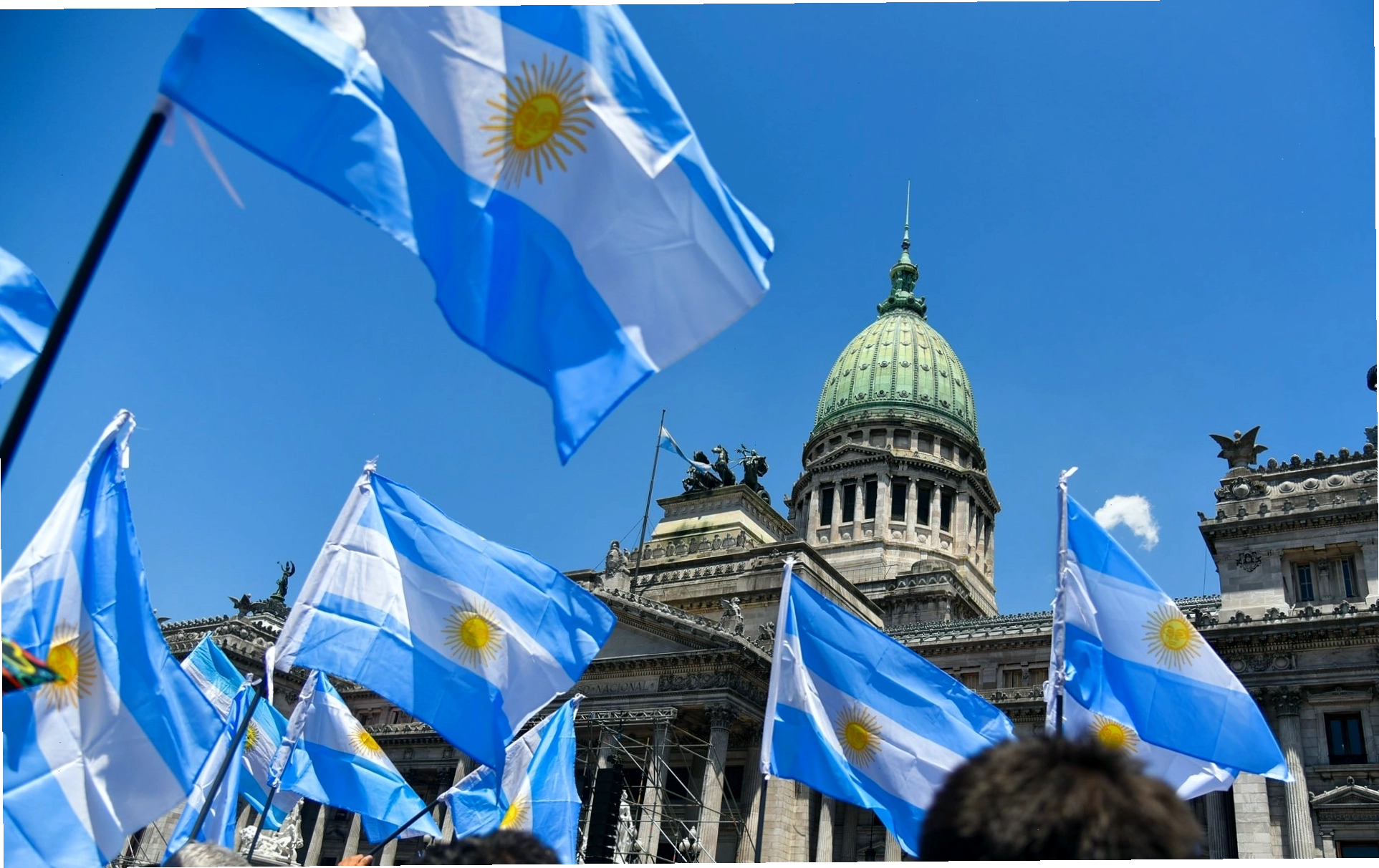 Thác Iguazu hùng vĩ nằm giữa biên giới Argentina và Brazil