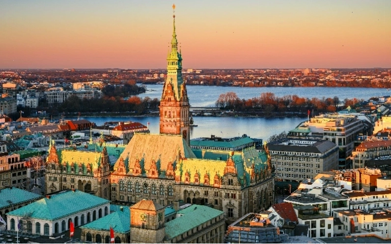 Thành phố Praha Cộng hòa Séc cổ kính với kiến trúc độc đáo
