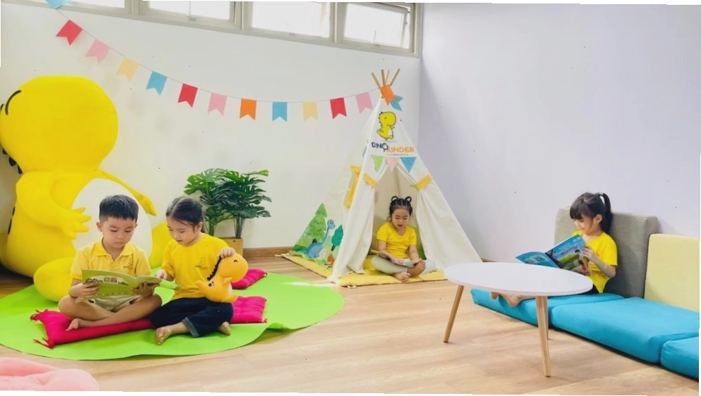 Trẻ mầm non tham gia hoạt động kể chuyện và giải đố