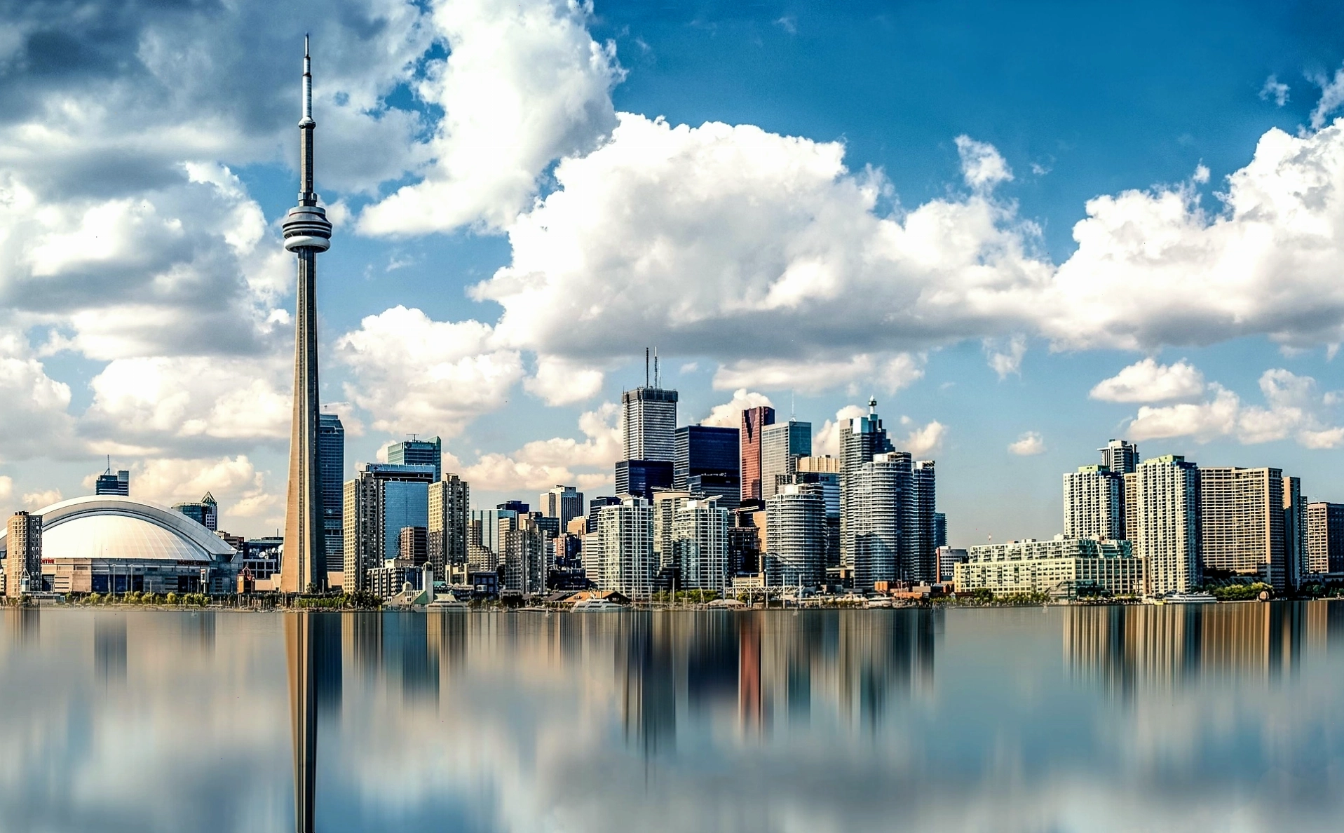 Vẻ đẹp hùng vĩ của dãy núi Rocky tại Canada