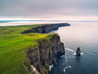 Vẻ đẹp Cliffs of Moher cùng cảnh biển ngoạn mục hiếm có