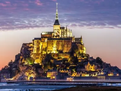 Mont Saint - Michel biểu tượng du lịch nổi tiếng của Pháp
