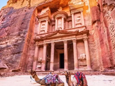 Petra thành phố cổ huyền thoại ẩn mình trong sa mạc Jordan