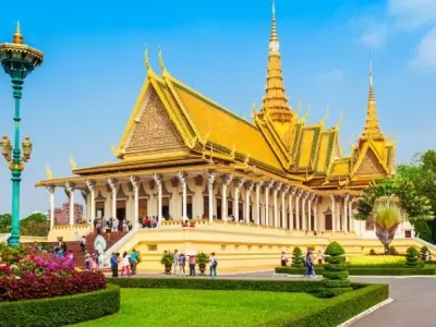 Du lịch Phnom Penh Royal Palace khám phá kiến trúc cổ kính