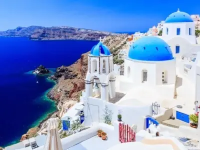 Khám phá Santorini điểm đến lãng mạn nổi tiếng Hy Lạp