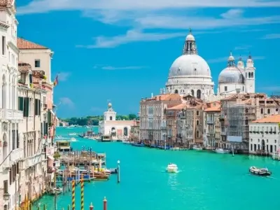 Venice Canals biểu tượng lãng mạn của thành phố nước Ý