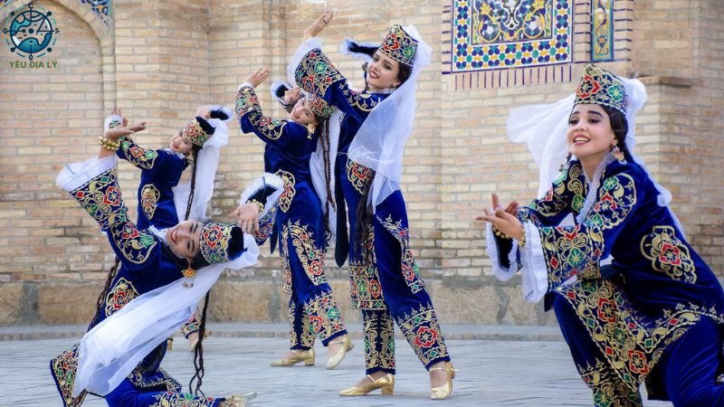 Văn hóa âm nhạc, khiêu vũ và thủ công mỹ nghệ Uzbek